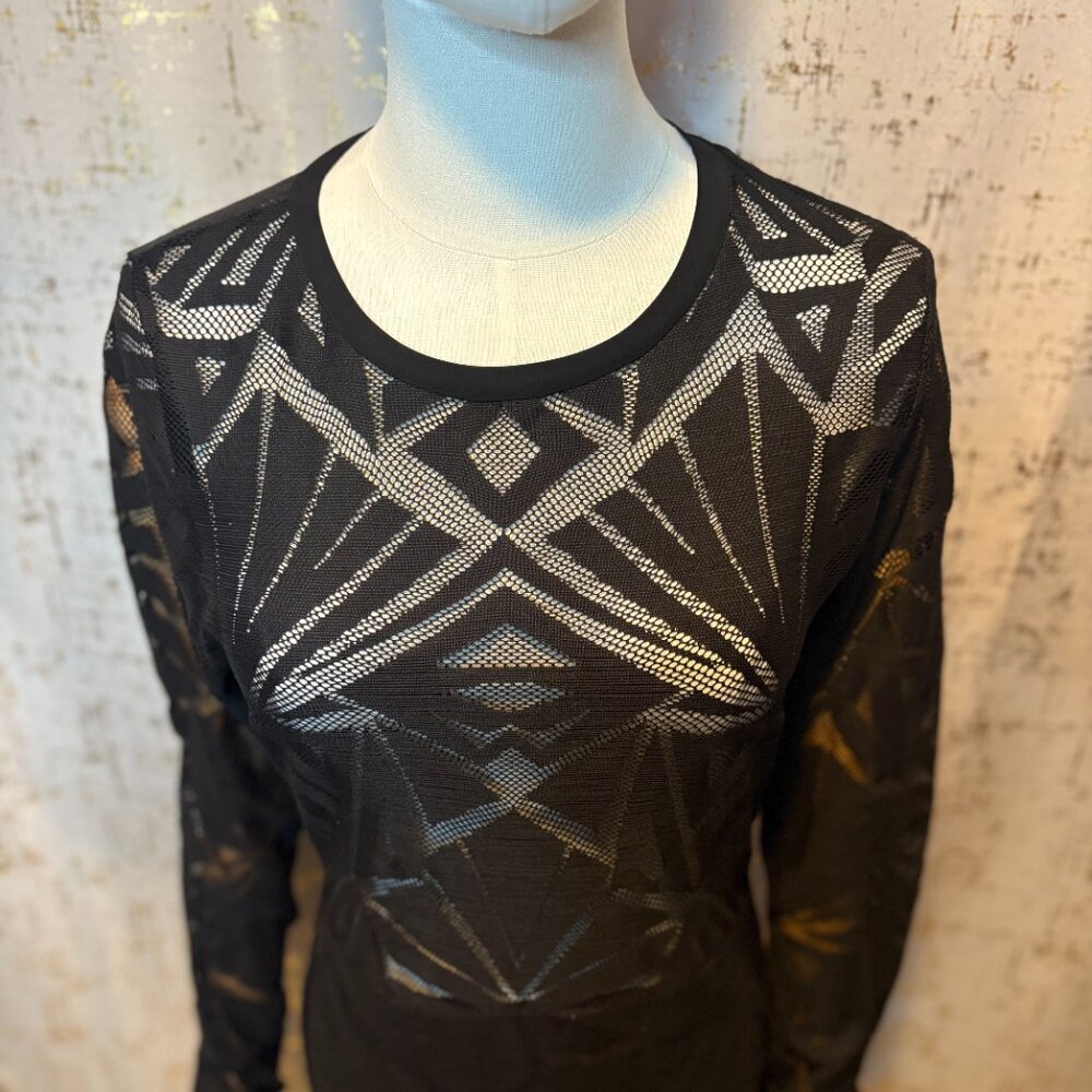 Plus Size, Fashion to Figure Black Laced Dress - Picture 4 of 10
